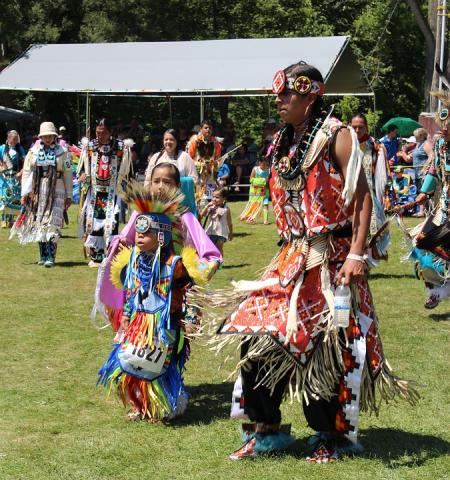 Chuna McIntyre - Native American Dance